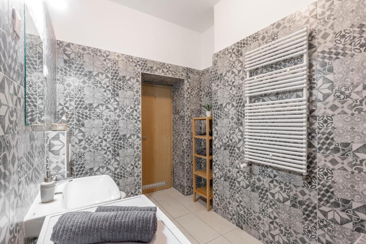 Cozy Home By Bella In The Heart Of Budapeşte Dış mekan fotoğraf