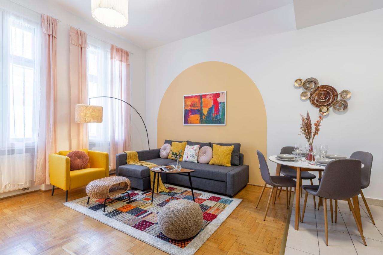 Cozy Home By Bella In The Heart Of Budapeşte Dış mekan fotoğraf
