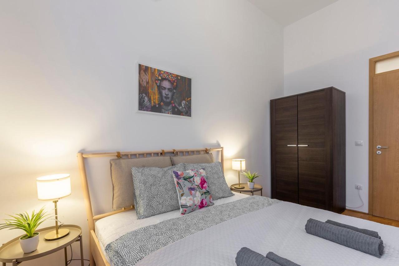 Cozy Home By Bella In The Heart Of Budapeşte Dış mekan fotoğraf