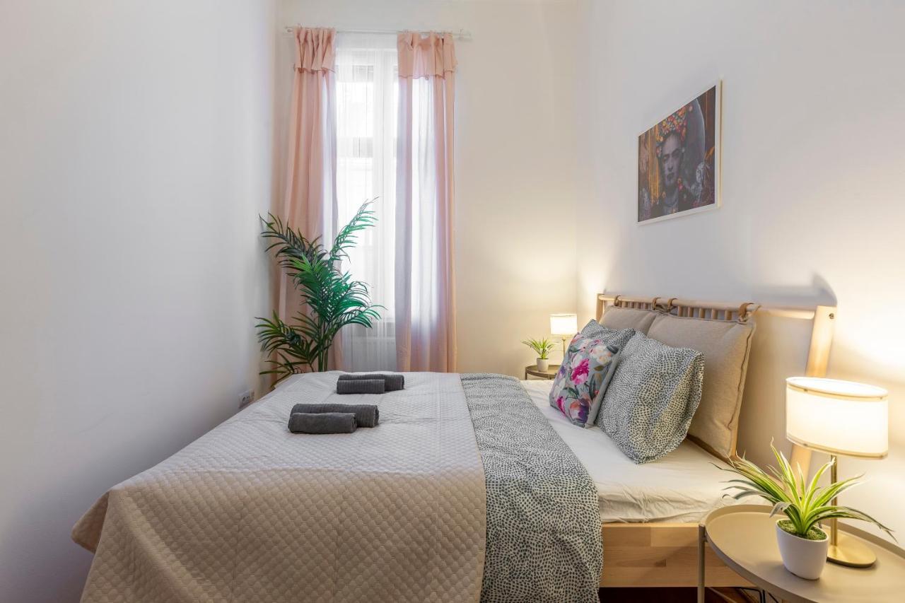 Cozy Home By Bella In The Heart Of Budapeşte Dış mekan fotoğraf